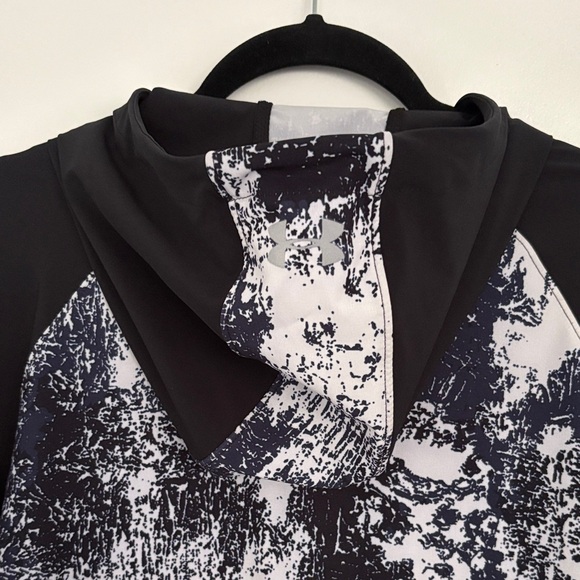 Under Armour Out Run the Storm Black and Gray Jacket M - Picture 8 of 8